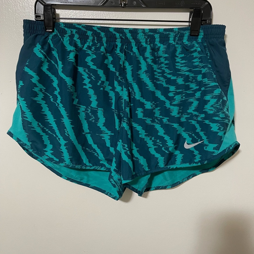 Nike teal short